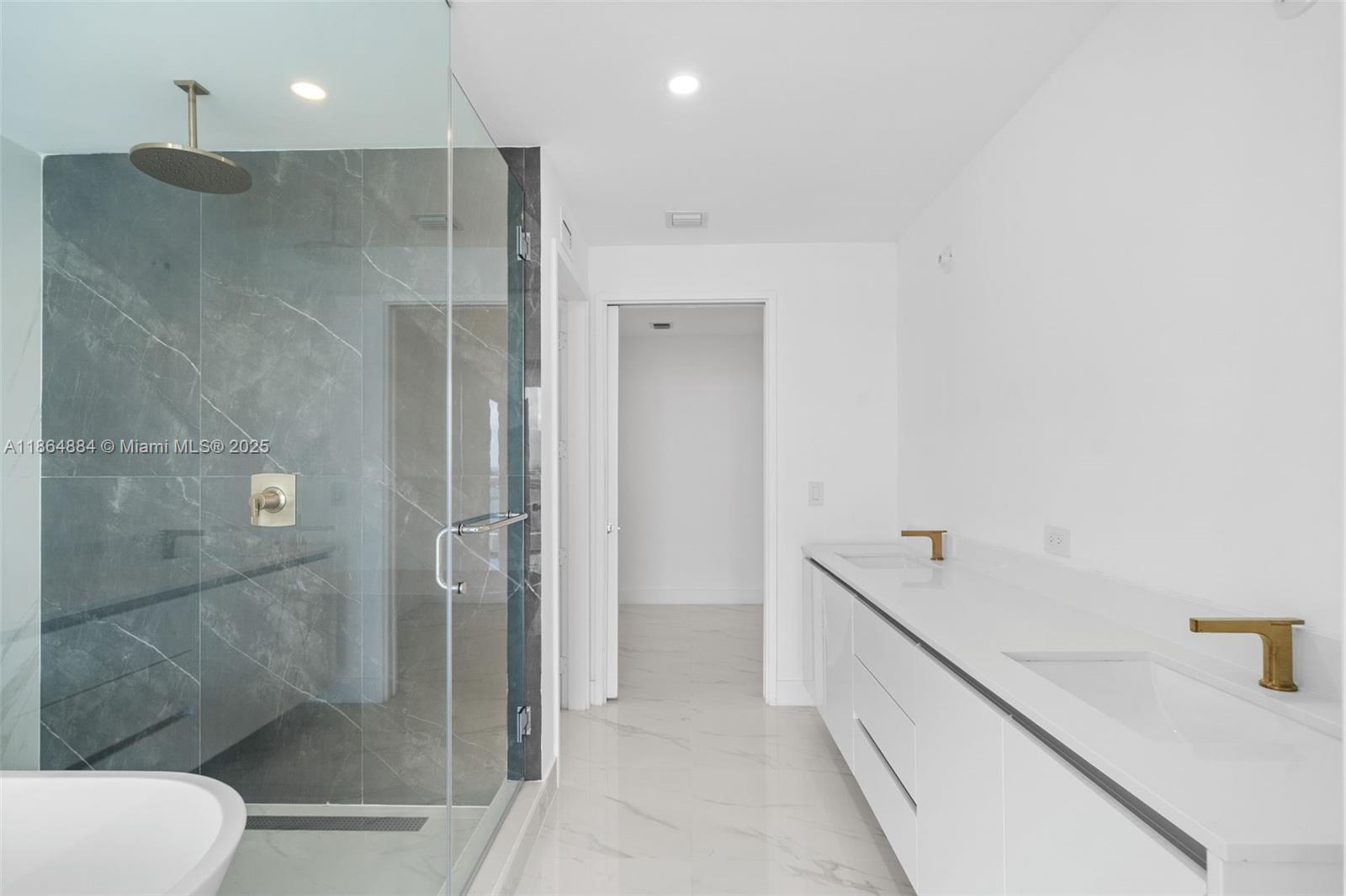 ARIA RESERVE MIAMI - Residential Lease