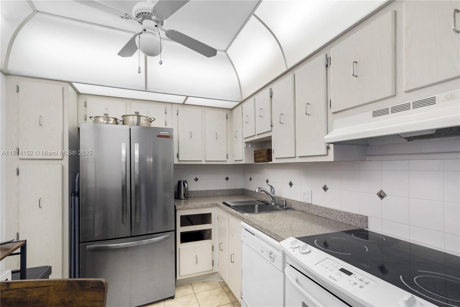 CORONADO CONDO- TOWER II - Residential