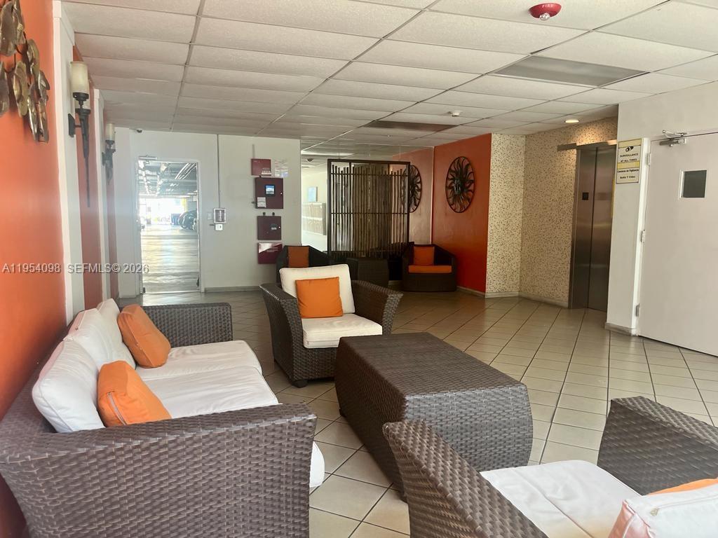 524 Washington Ave 304