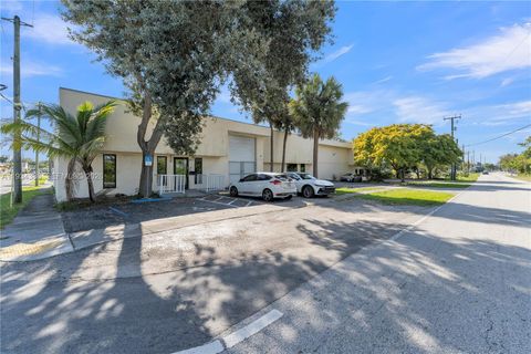 501 Old Griffin Rd Dania Beach FL 33004