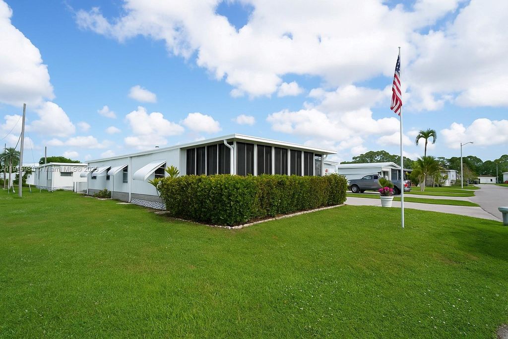 Photo of 1002 1002 sunrise Blvd, Naples, FL 34110 (MLS # A11915981)