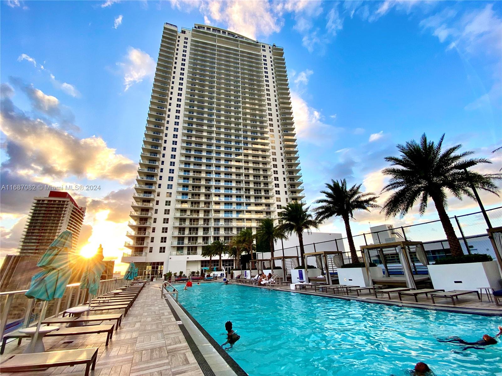 Incredible opportunity for investors !!!! SHORT TERM RENTAL ALLOWED - UNIT IS OUT OF THE HOTEL PROGRAM. This means that you can manage the unit through airbnb without restrictions HYDE BEACH HOUSE is a condo hotel that offers the allure of a 5-star resort lifestyle, featuring a Beach Club, restaurants, fitness center, spa, racquetball, tennis court, basketball, party room, conference room, 24/7 security, valet parking, jacuzzi in the 6th floor, barbecue area, pool in the ground floor with intercostal view and a pool in the 6th floor with ocean view . Become a part of the Private Owner Club located on the 42nd floor, providing direct water views in every direction. This is a 2 bedrooms, 2 full bathrooms unit, both on suite. it comes completely fully furnished. Easy to schedule Showings!