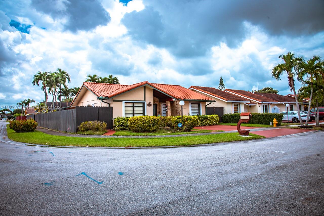 Very spacious corner unit located in the heart of Kendall and Hammocks. Featuring 3 spacious bedrooms and 2 bathrooms, this home offers an open-concept living room and nice kitchen/bathrooms. A new washer and dryer add convenience, and there's a shed behind the house for extra storage. Enjoy proximity to A+ schools, restaurants, and shopping centers. Contact the listing agent for any inquiries or to schedule a showing.