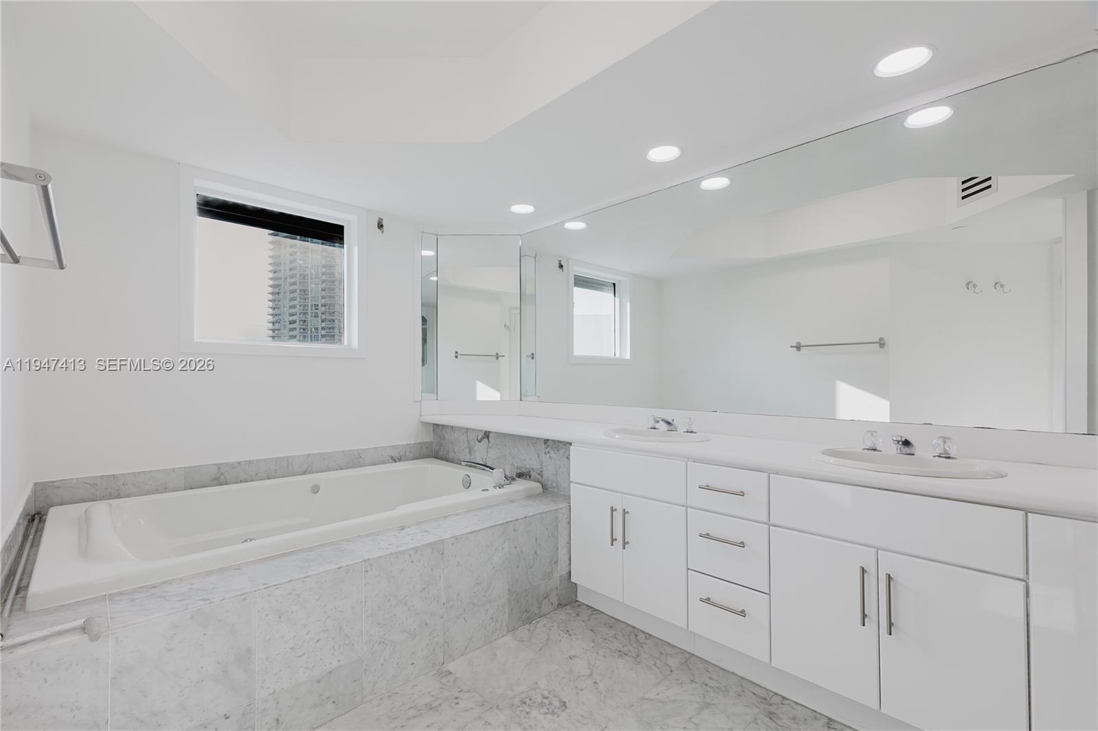 OCEANIA III CONDO - Residential