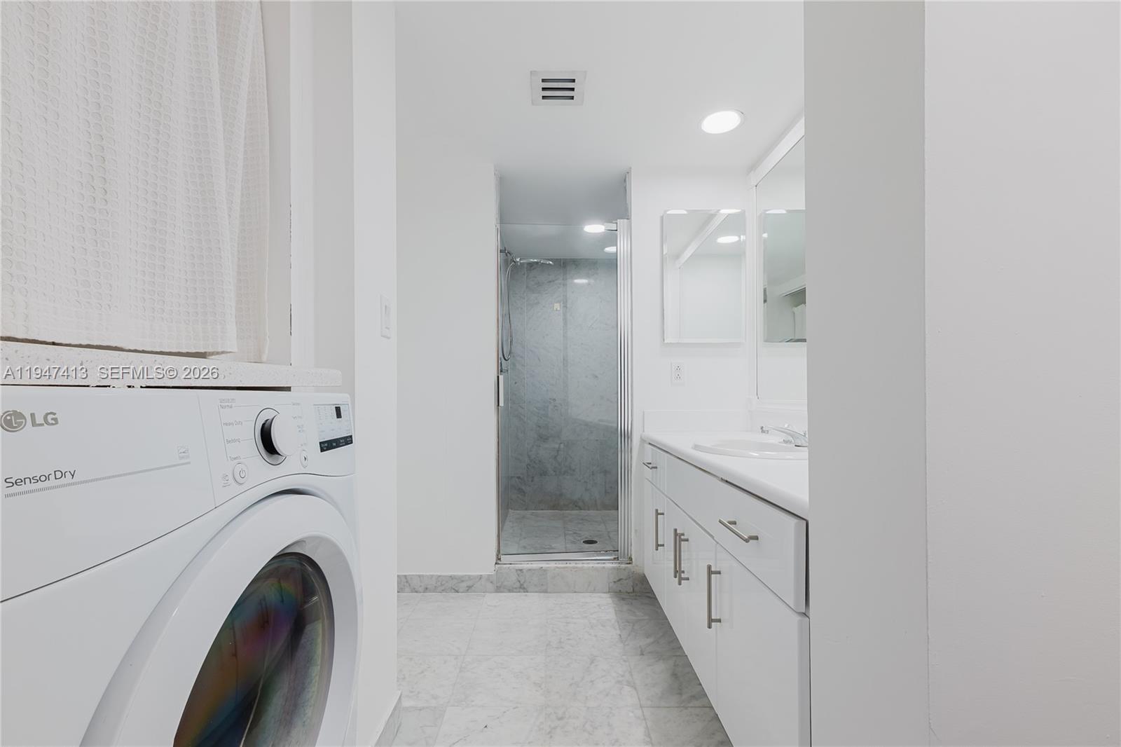 OCEANIA III CONDO - Residential