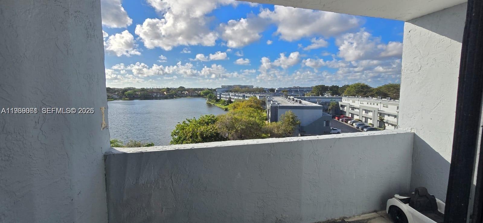 Beach Club Fontainebleau - Residential Lease