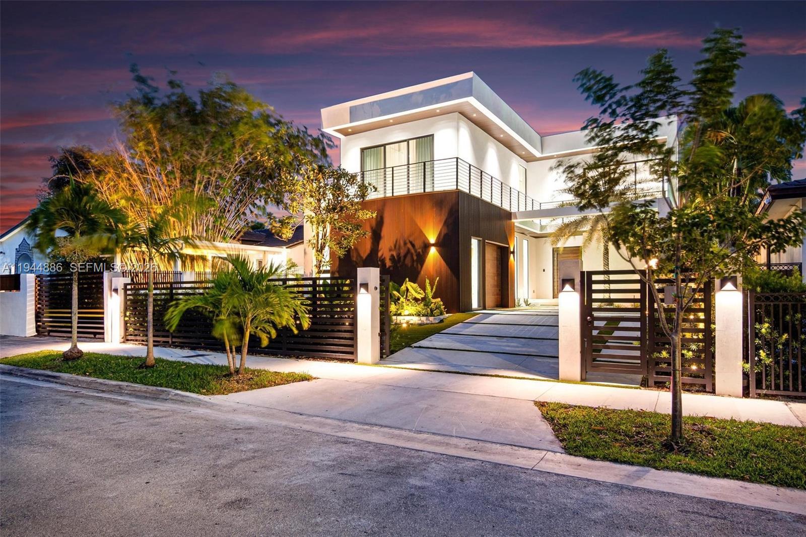 WESTMORELAND 3RD ADDN - Residential