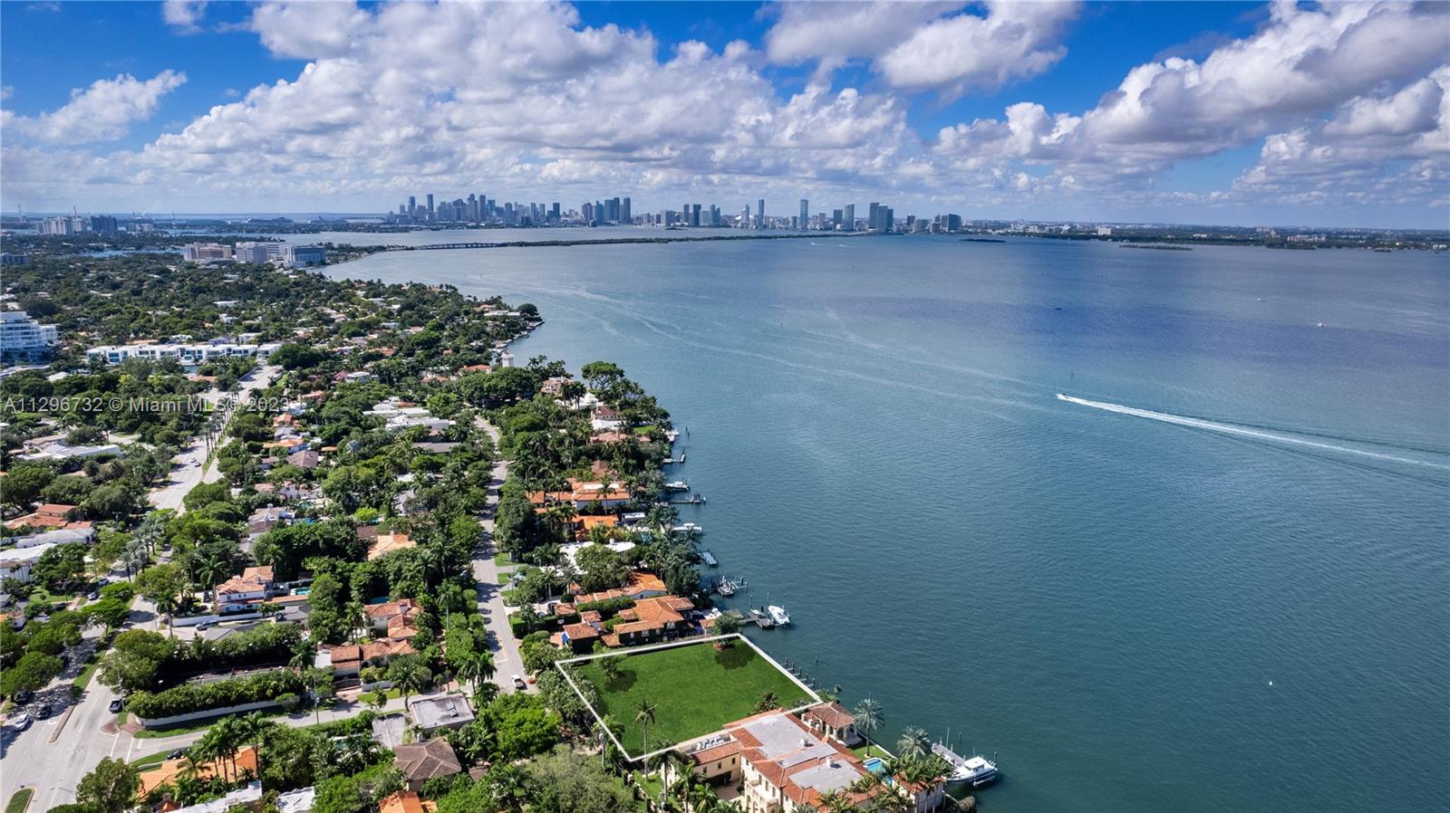 Miami Beach, Florida 33140, United States, 9 Bedrooms Bedrooms, ,11 BathroomsBathrooms,Residential,Active,74187