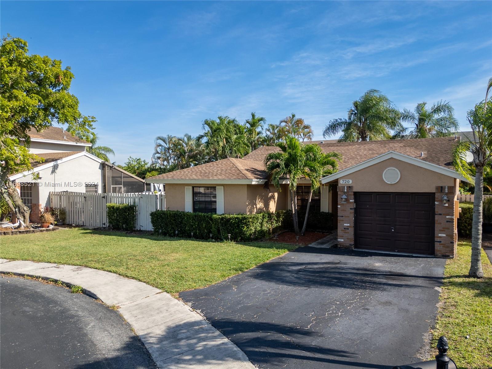 720 Shiloh Ter Ter, Davie, Broward County, Florida - 3 Bedrooms  
2 Bathrooms - 