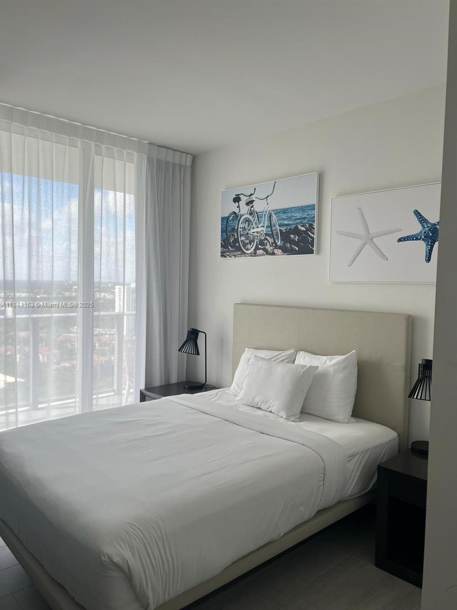 4010 S Ocean Dr R2004