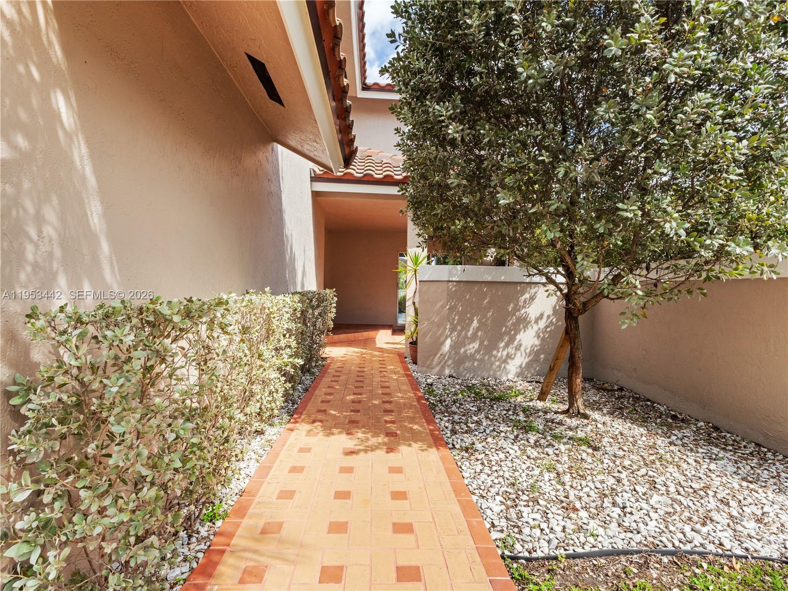 DORAL DUNES 1ST ADDN - Residential