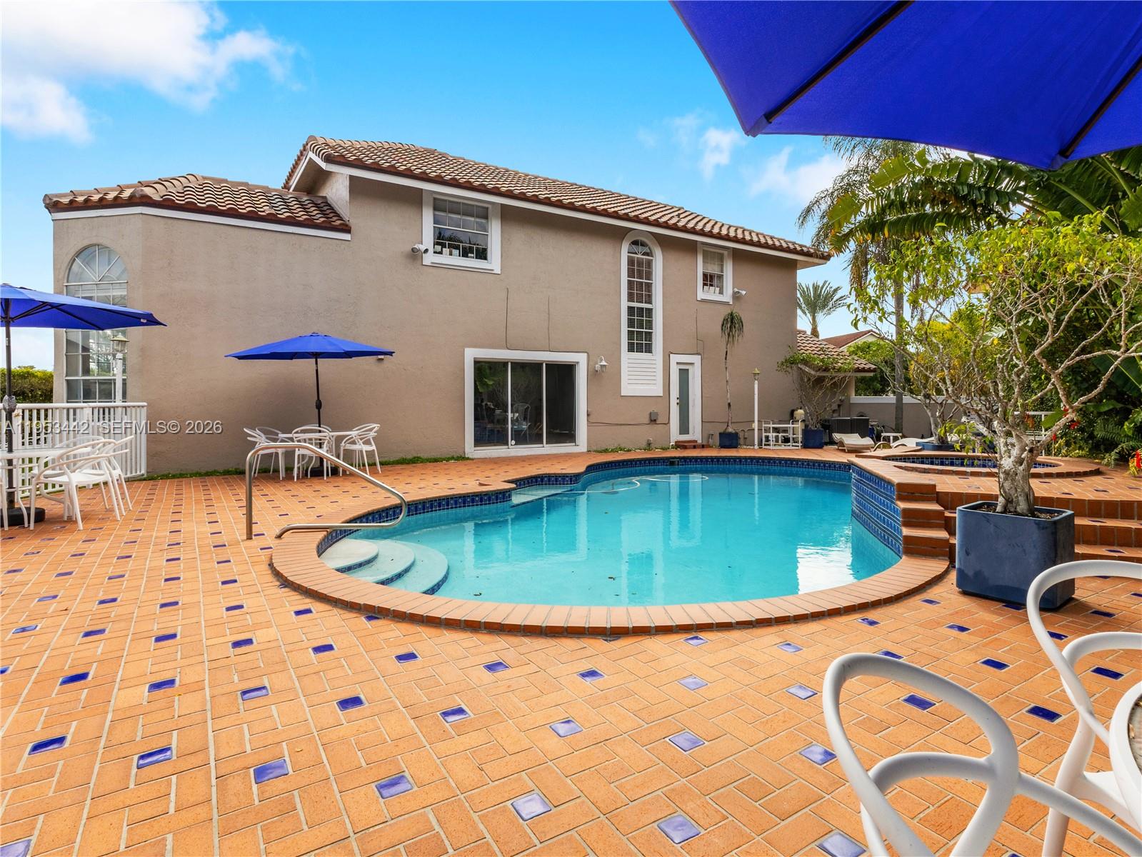 DORAL DUNES 1ST ADDN - Residential