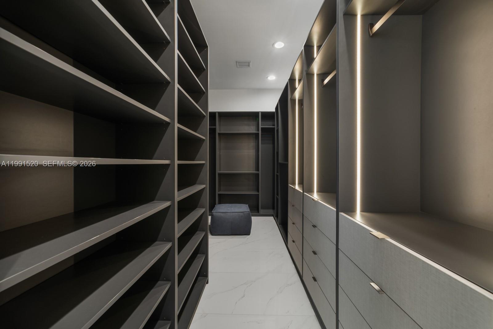 BELLE MEADE 1ST ADDN - Residential