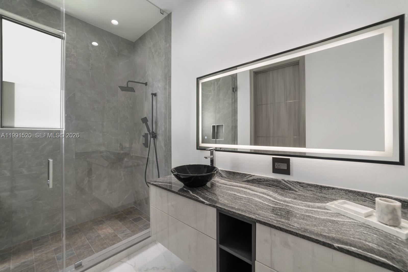 BELLE MEADE 1ST ADDN - Residential