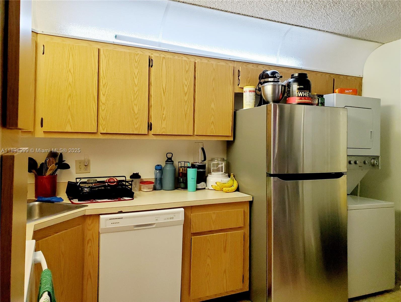 CHARTER CLUB OF PALM BEAC - Residential Lease