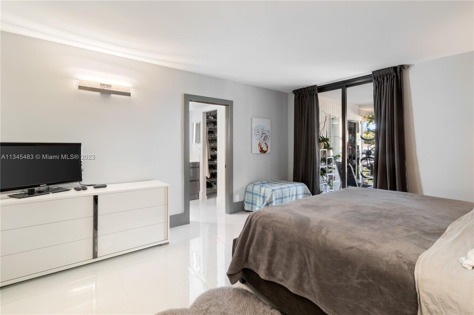 VILLA DORADA CONDO NO 2 - Residential