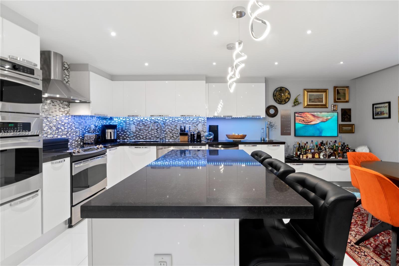 VILLA DORADA CONDO NO 2 - Residential