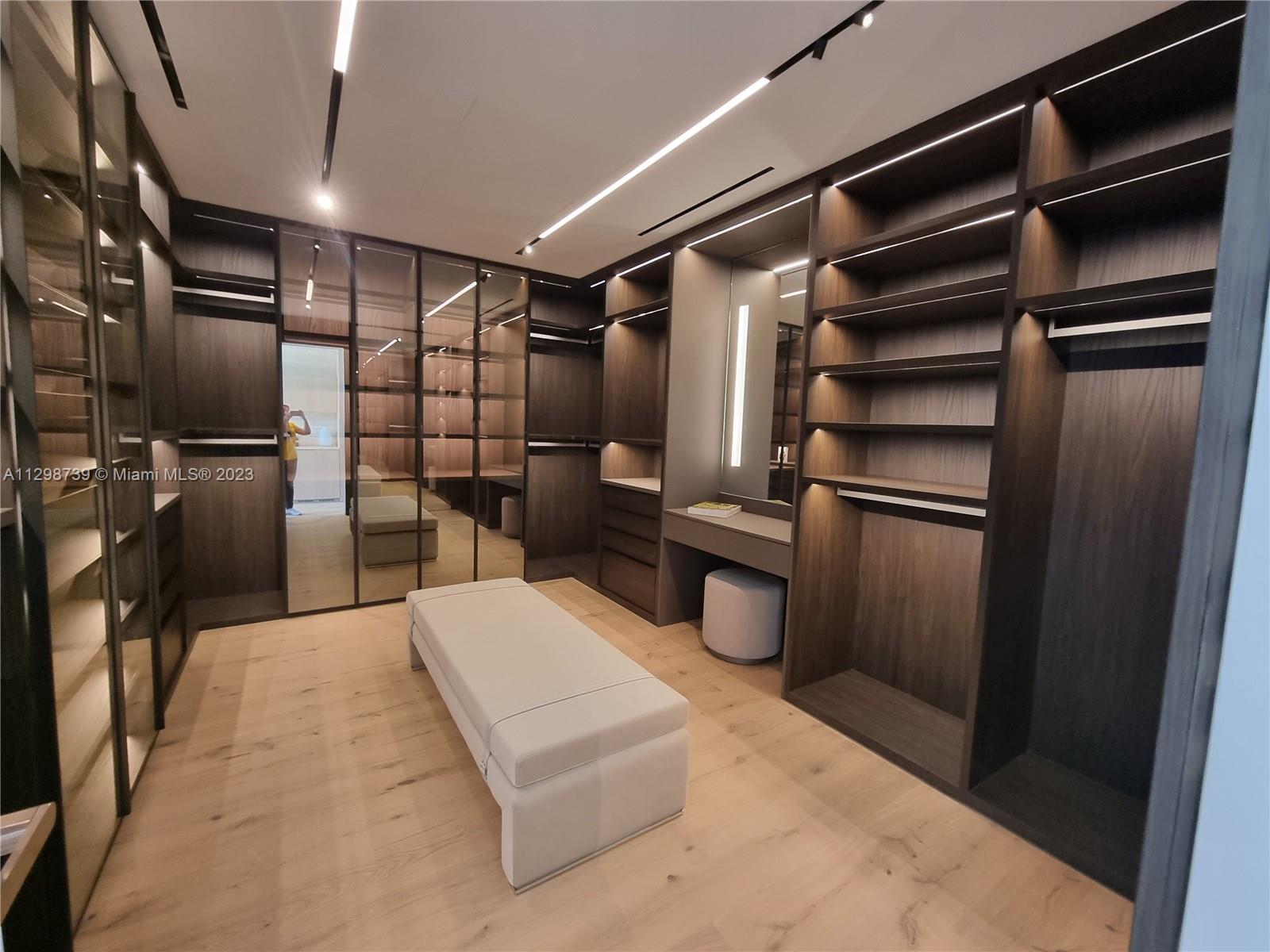 BISCAYNE POINT - Residential