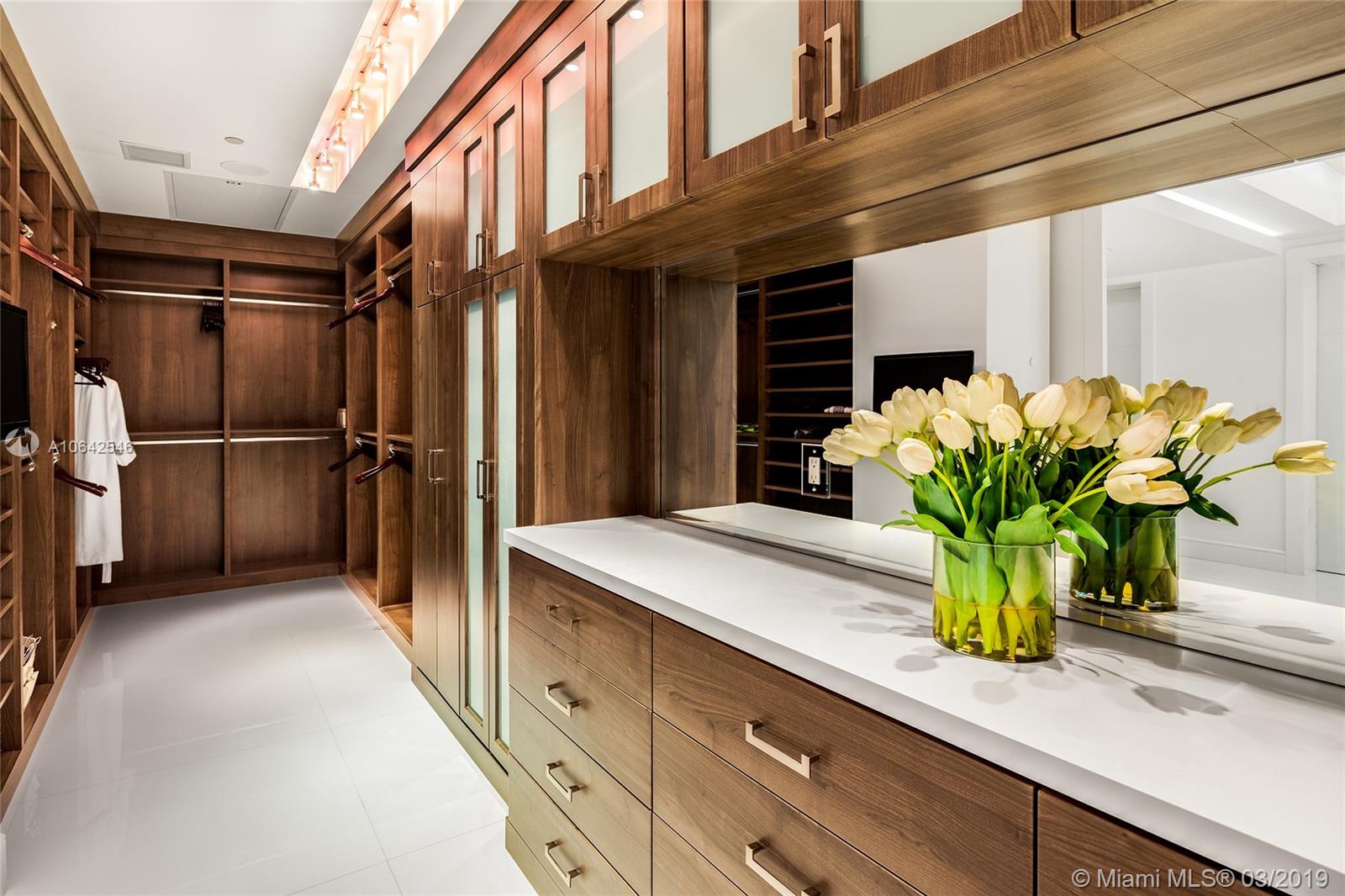 MARQUIS CONDO - Residential