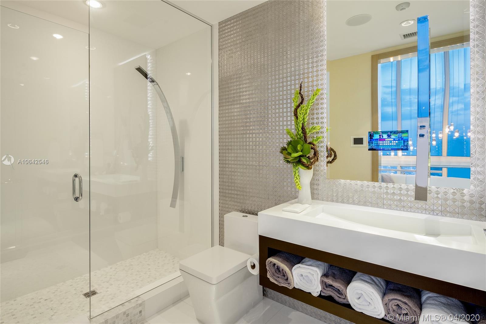 MARQUIS CONDO - Residential