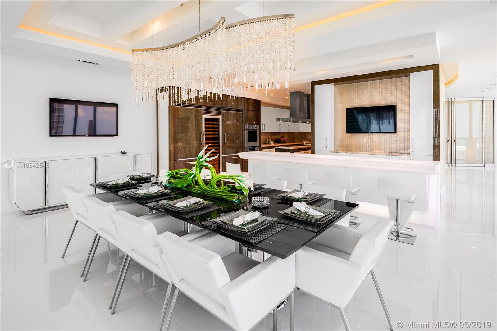 MARQUIS CONDO - Residential