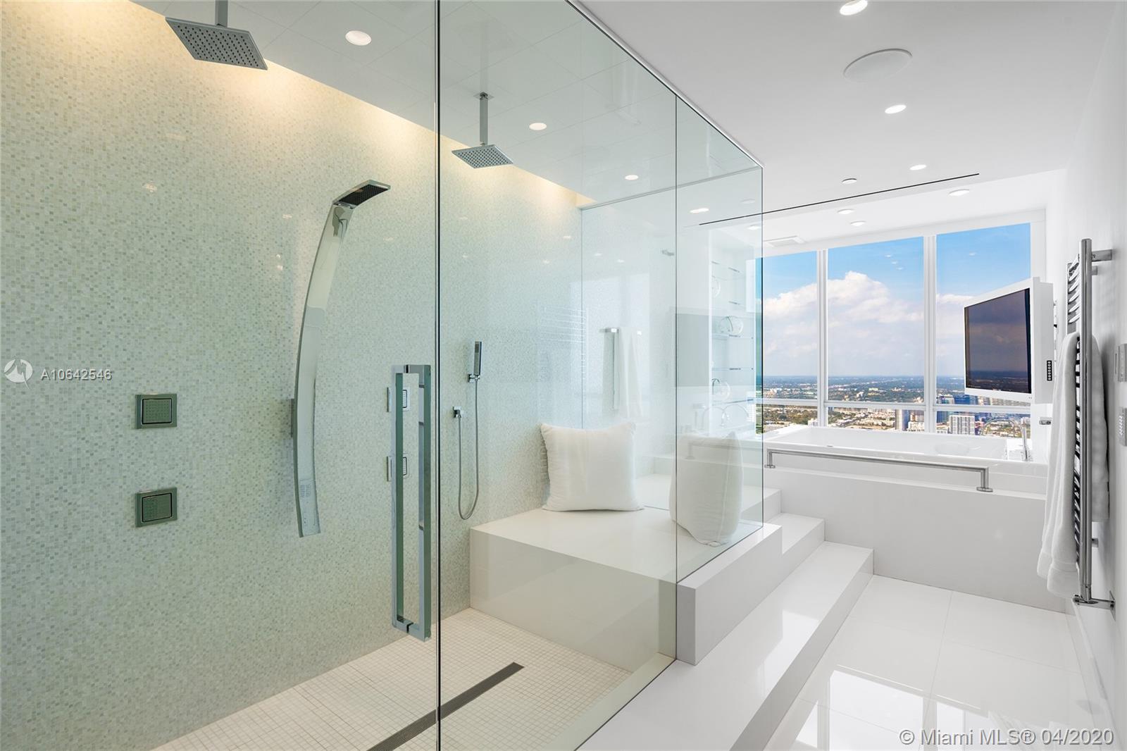 MARQUIS CONDO - Residential