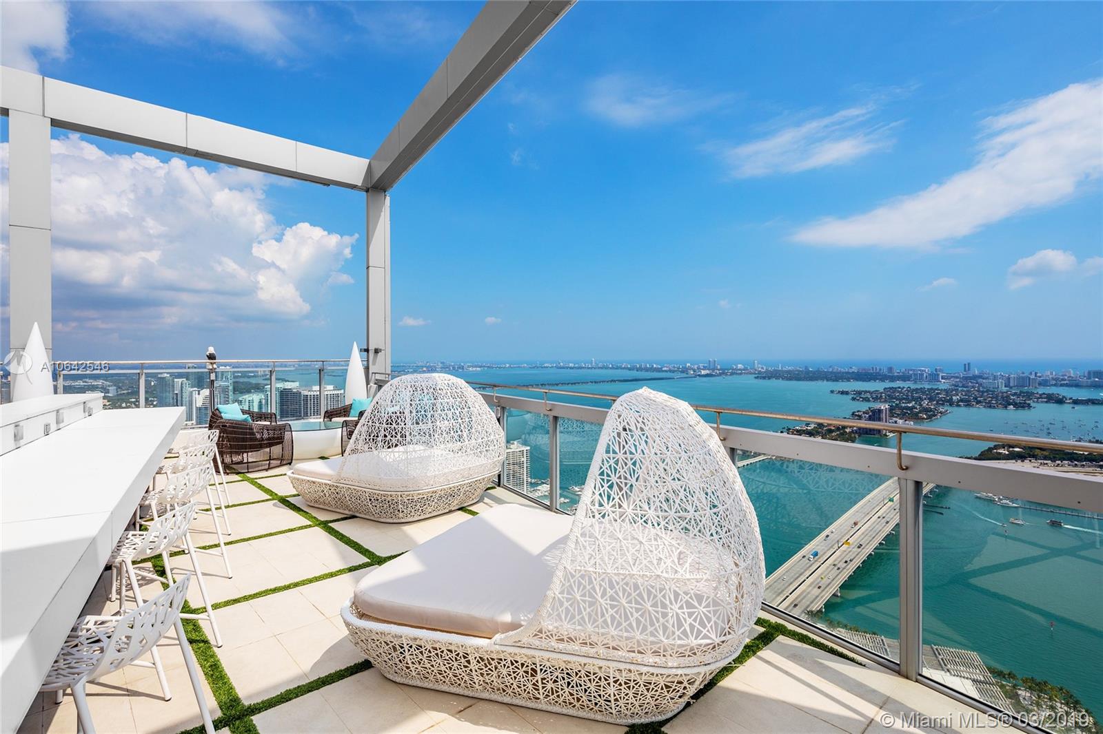 MARQUIS CONDO - Residential