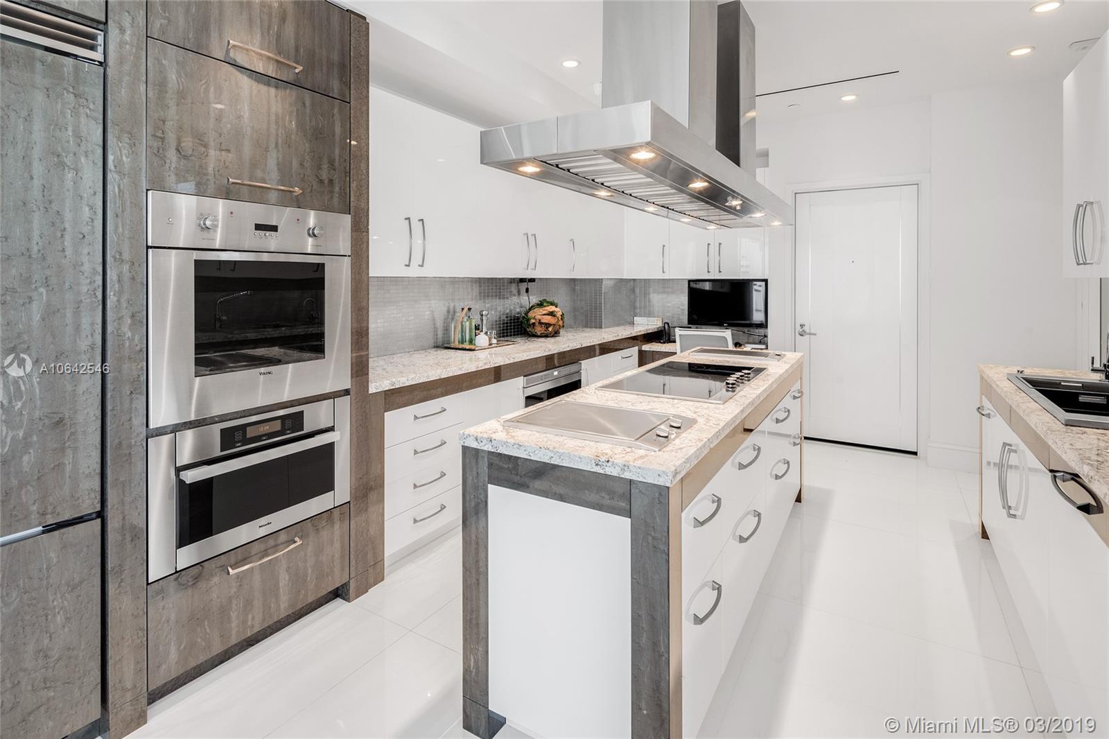 MARQUIS CONDO - Residential