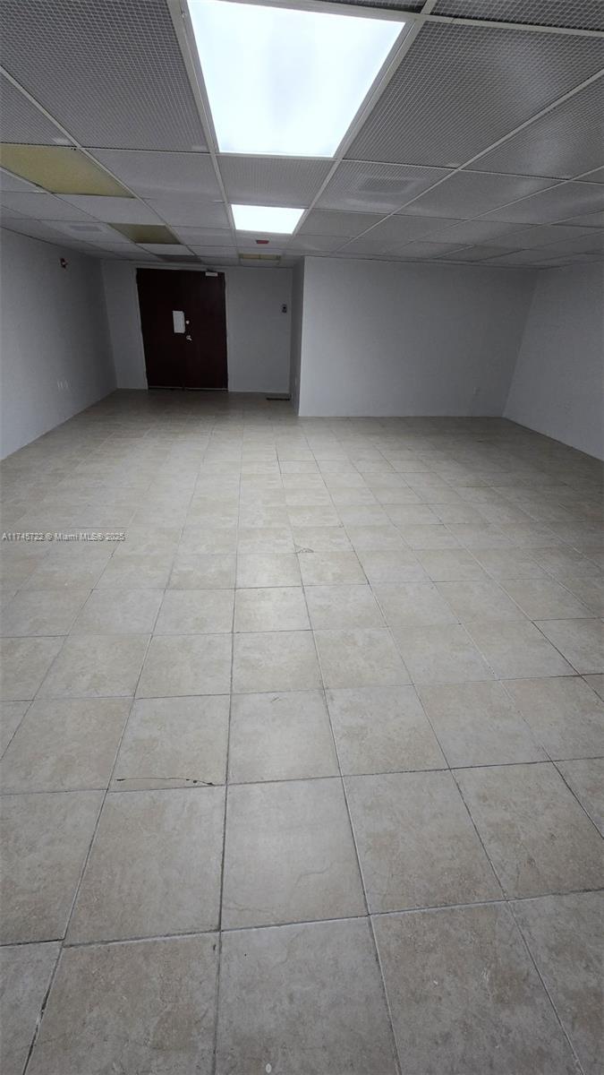 Great office space for rent! Quiet atmosphere. 24/7 Security. Guests Parking. Great access to US-1 and I-95. Close to many shopping center, restaurants, plazas and more! CAN BE USED AS STORAGE!