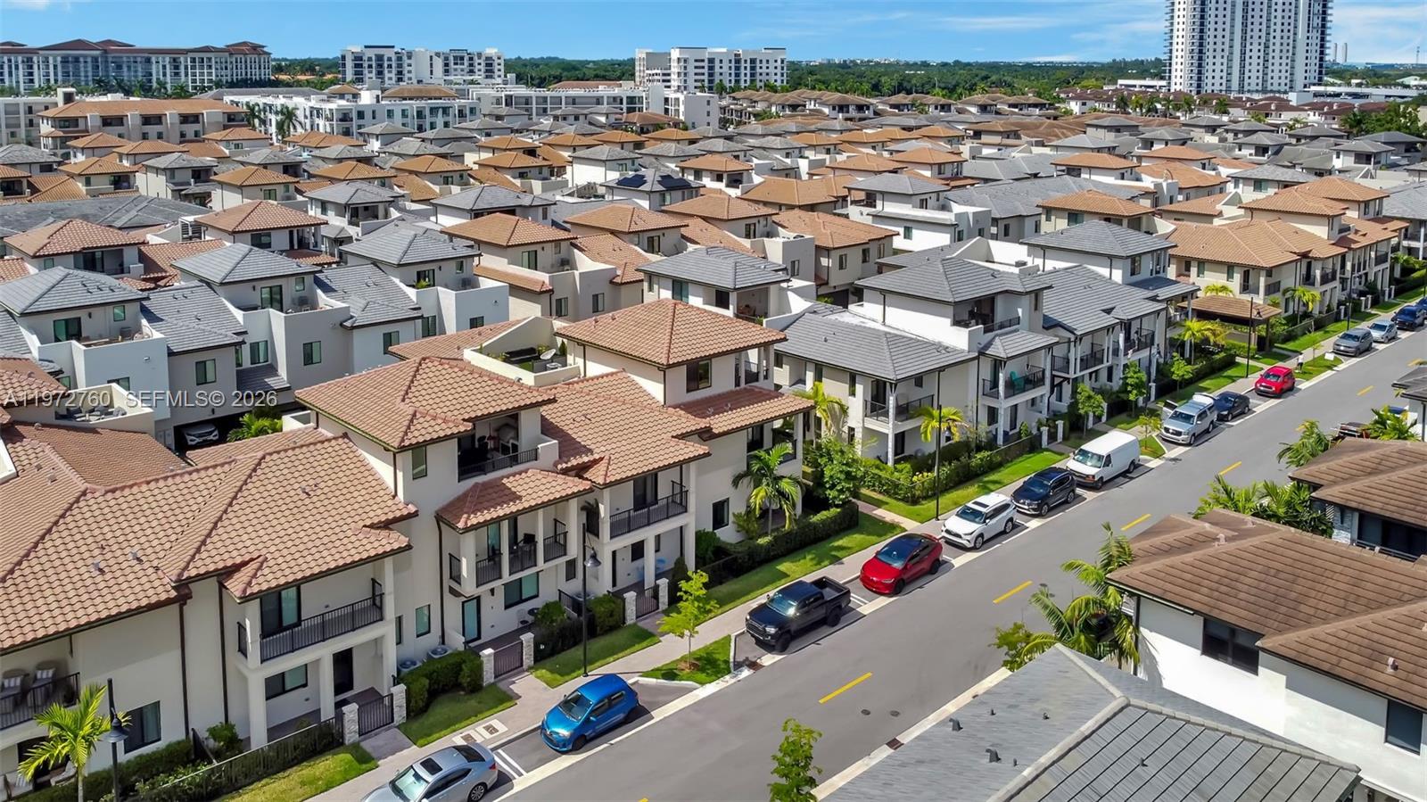 DOWNTOWN DORAL SOUTH PHAS - Residential