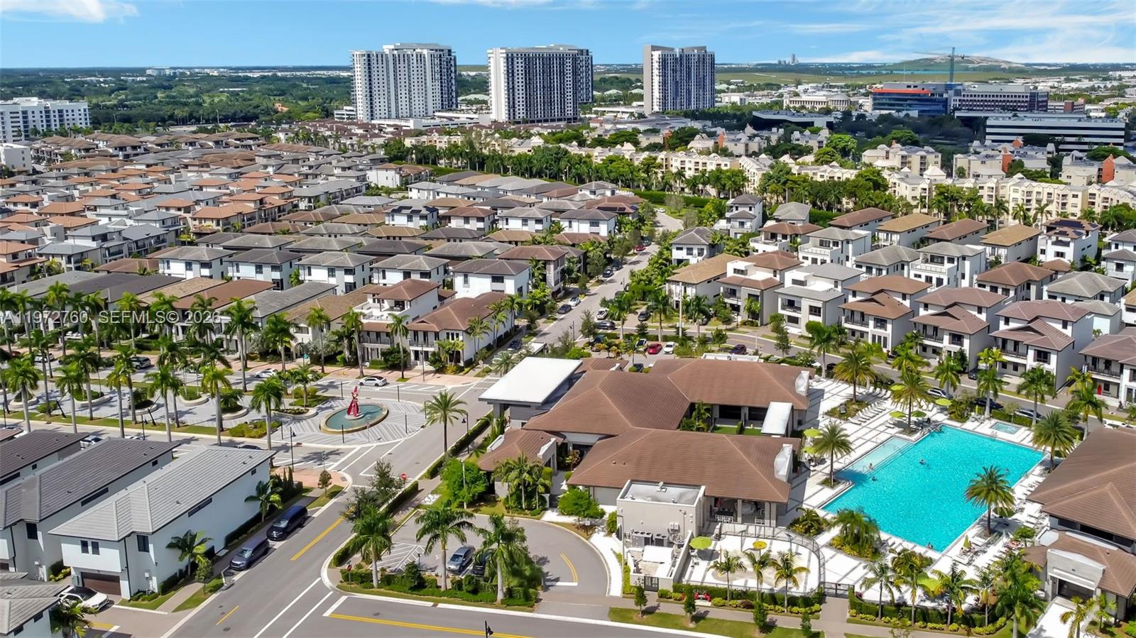 DOWNTOWN DORAL SOUTH PHAS - Residential