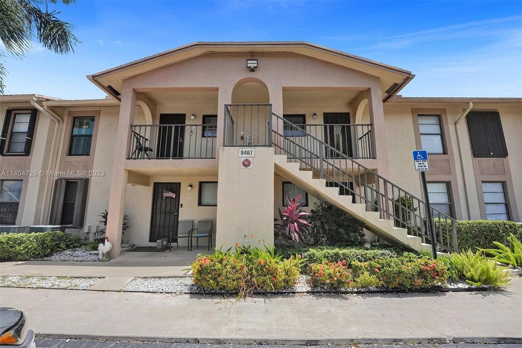 Photo of 9467 Boca Cove Cir #811, Boca Raton, FL 33428 (MLS # A11404729)