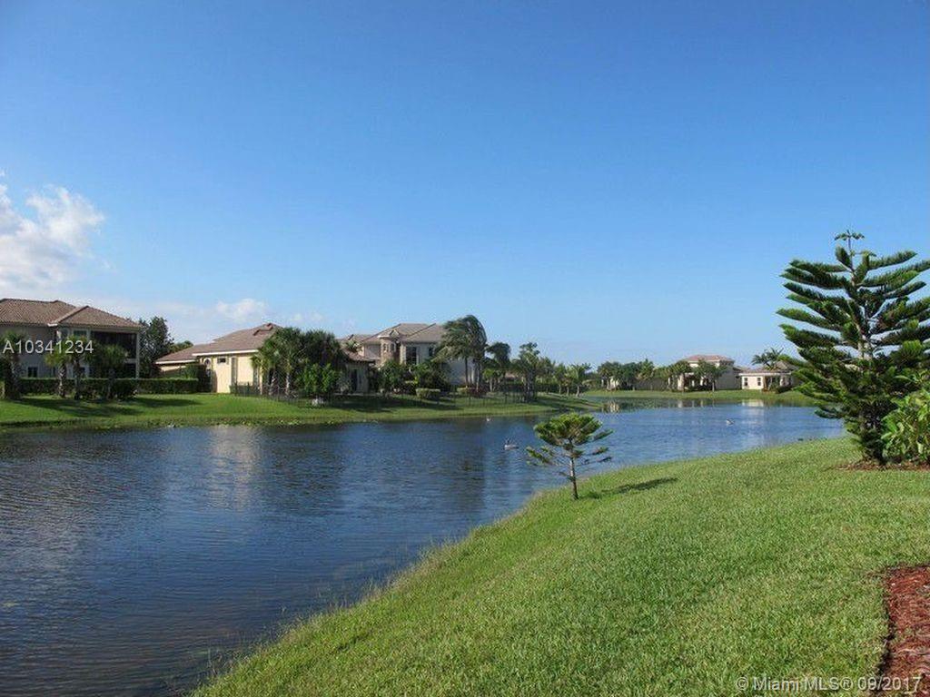 HERON BAY CENTRAL - Residential Lease