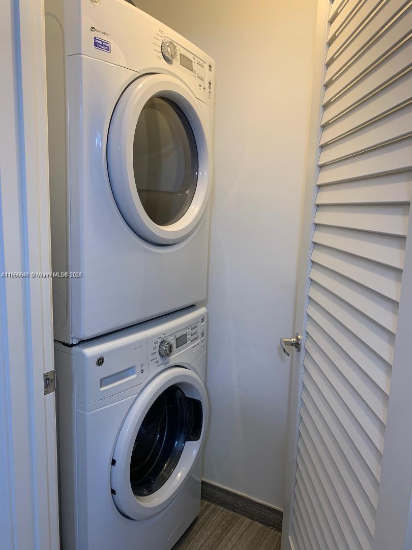 1010 BRICKELL CONDO - Residential Lease