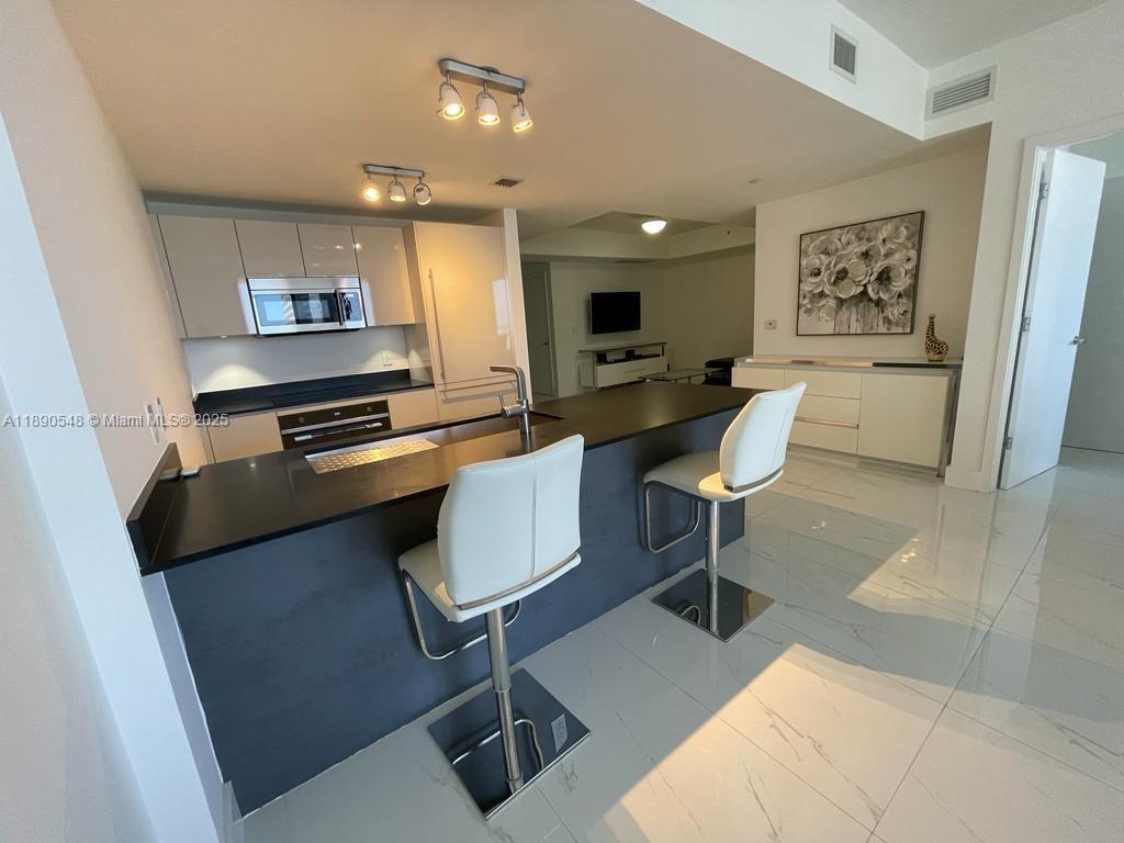 1010 BRICKELL CONDO - Residential Lease