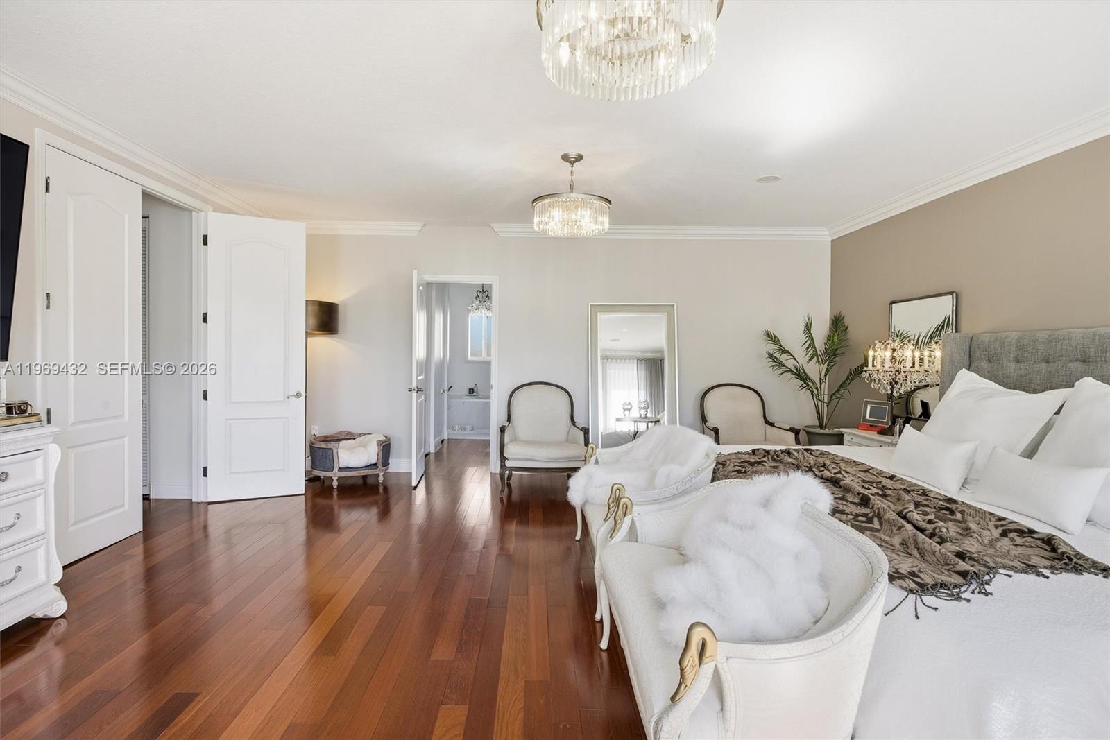 DORAL ESTATES - Residential