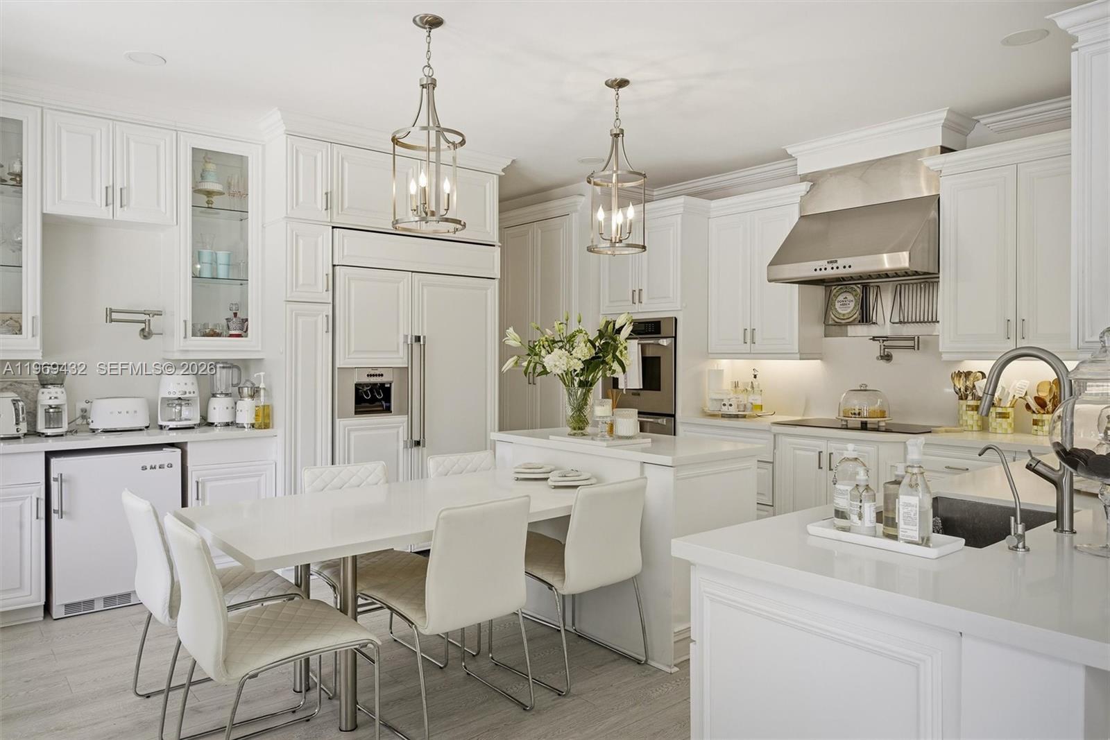 DORAL ESTATES - Residential