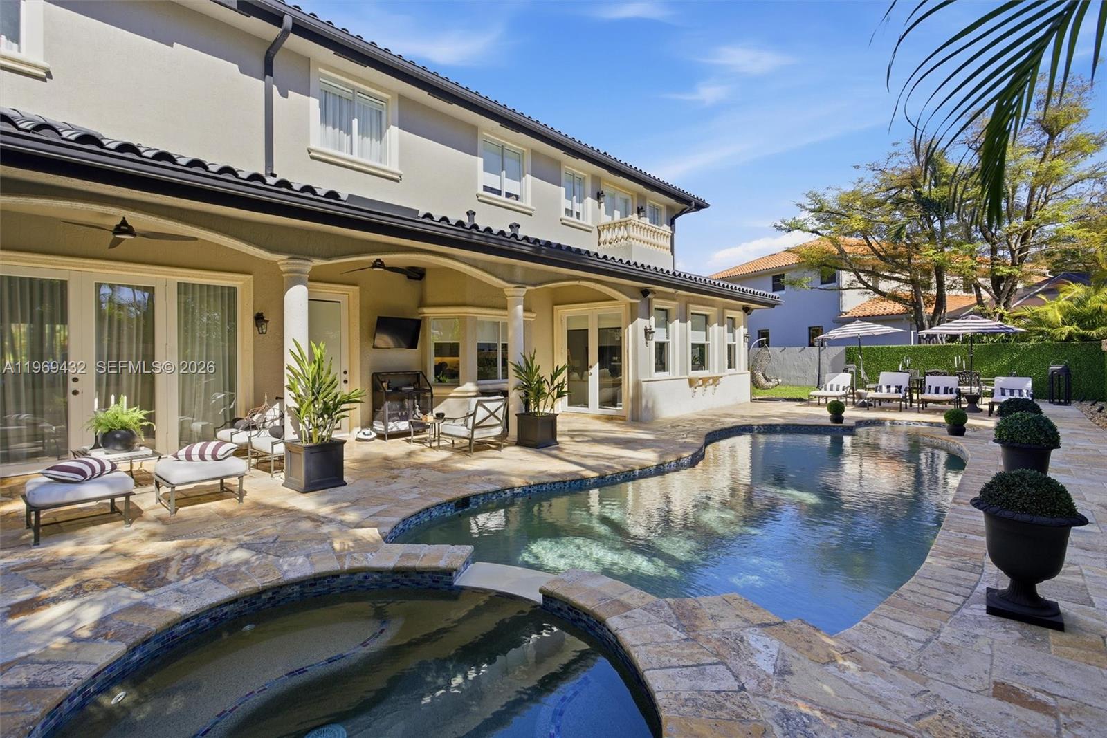 DORAL ESTATES - Residential