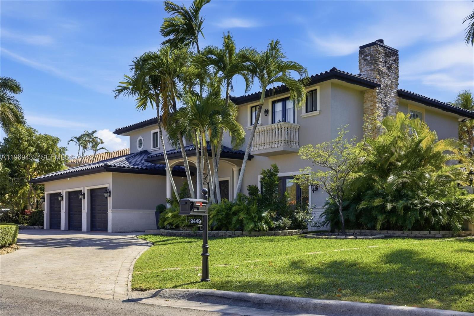 9449 NW 54th Doral Cir Ln