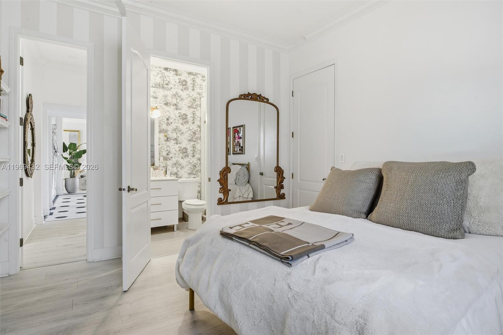 DORAL ESTATES - Residential