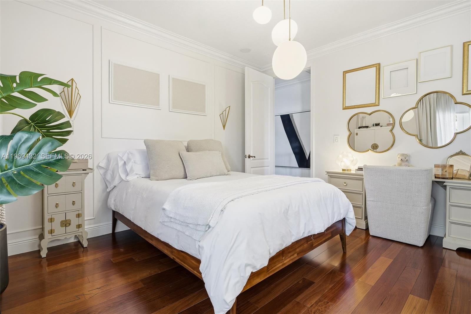 DORAL ESTATES - Residential