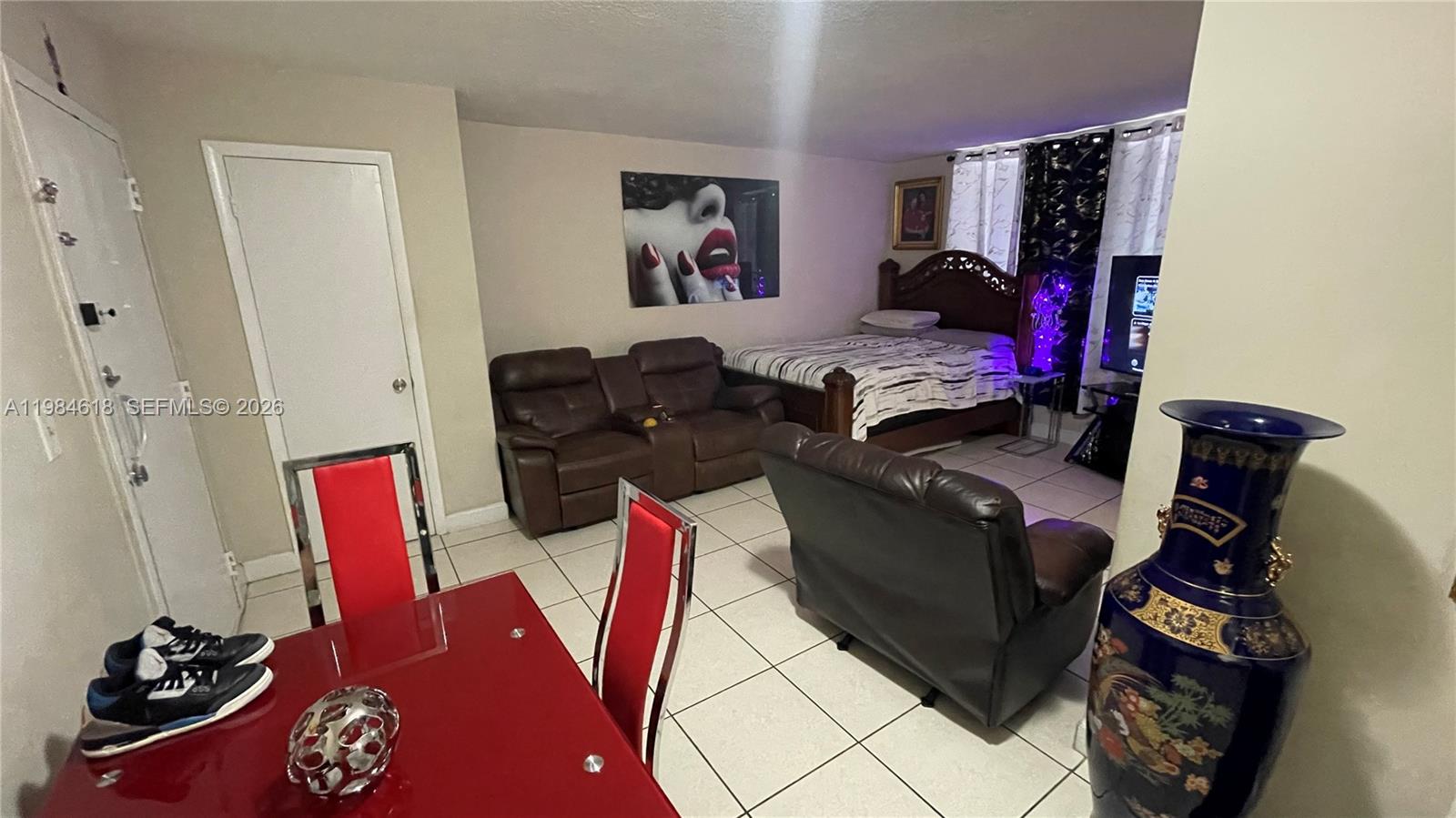 CAMBRIDGE CONDO - Residential