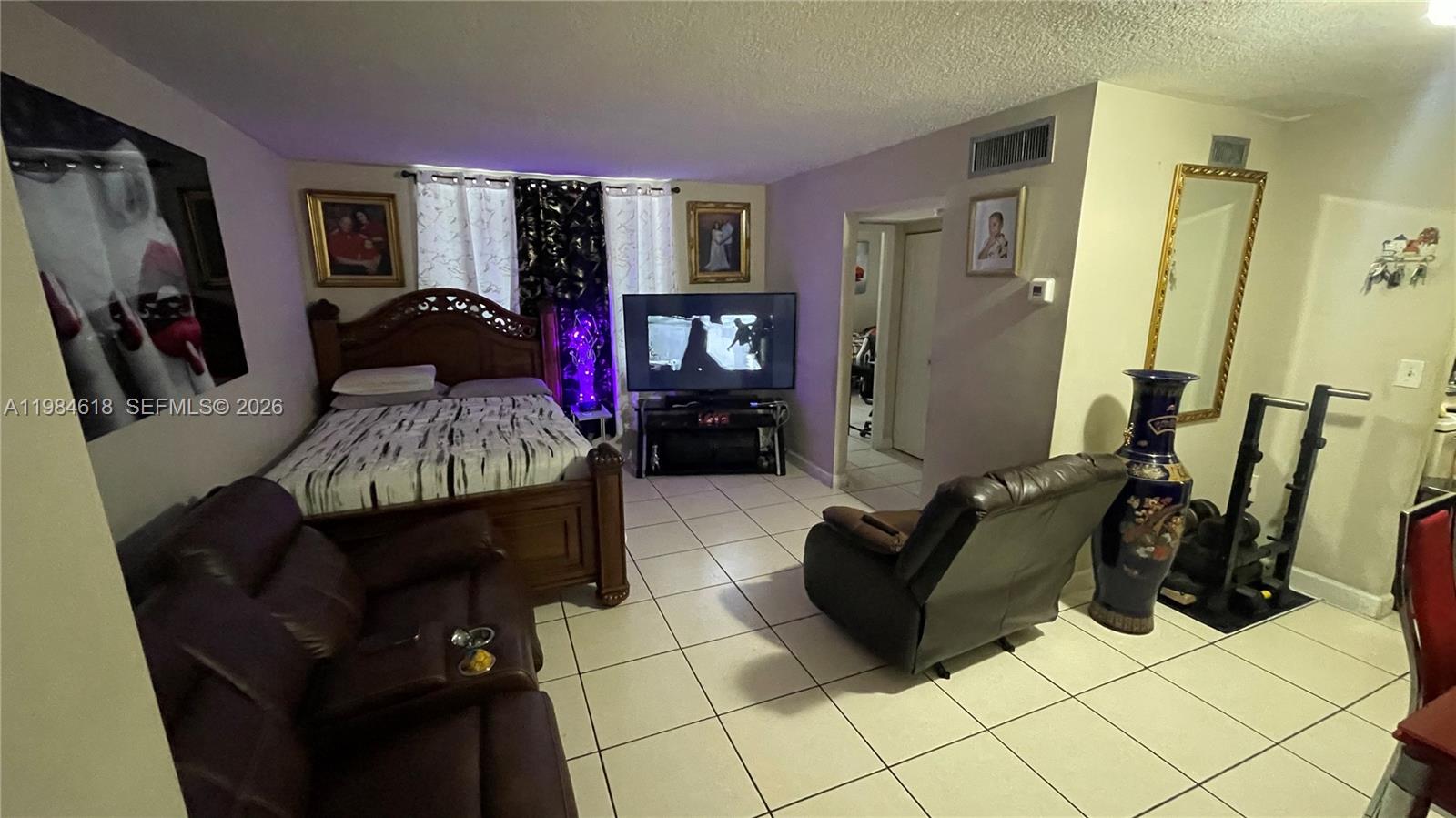 CAMBRIDGE CONDO - Residential