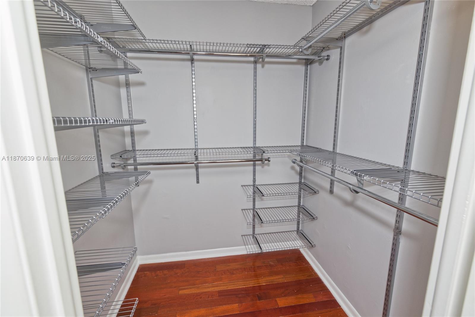 CHANTILLY CONDO - Residential