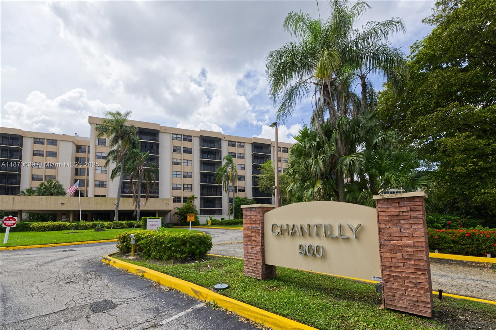 CHANTILLY CONDO - Residential