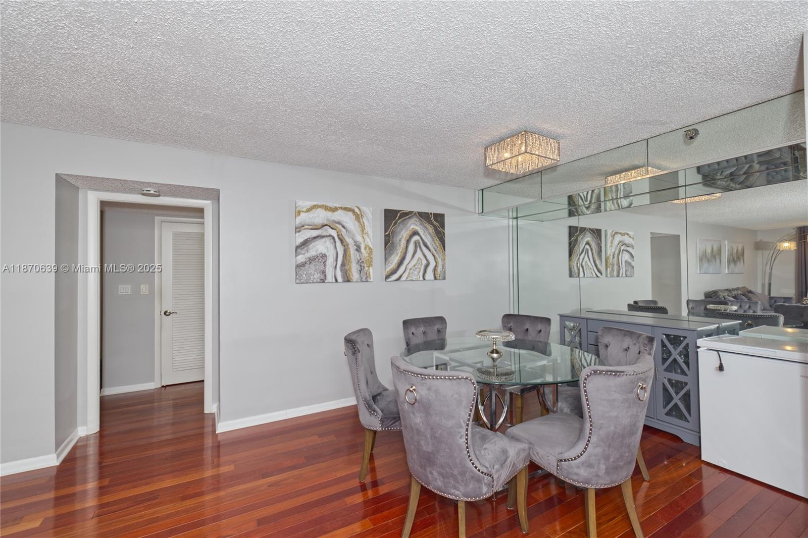 CHANTILLY CONDO - Residential