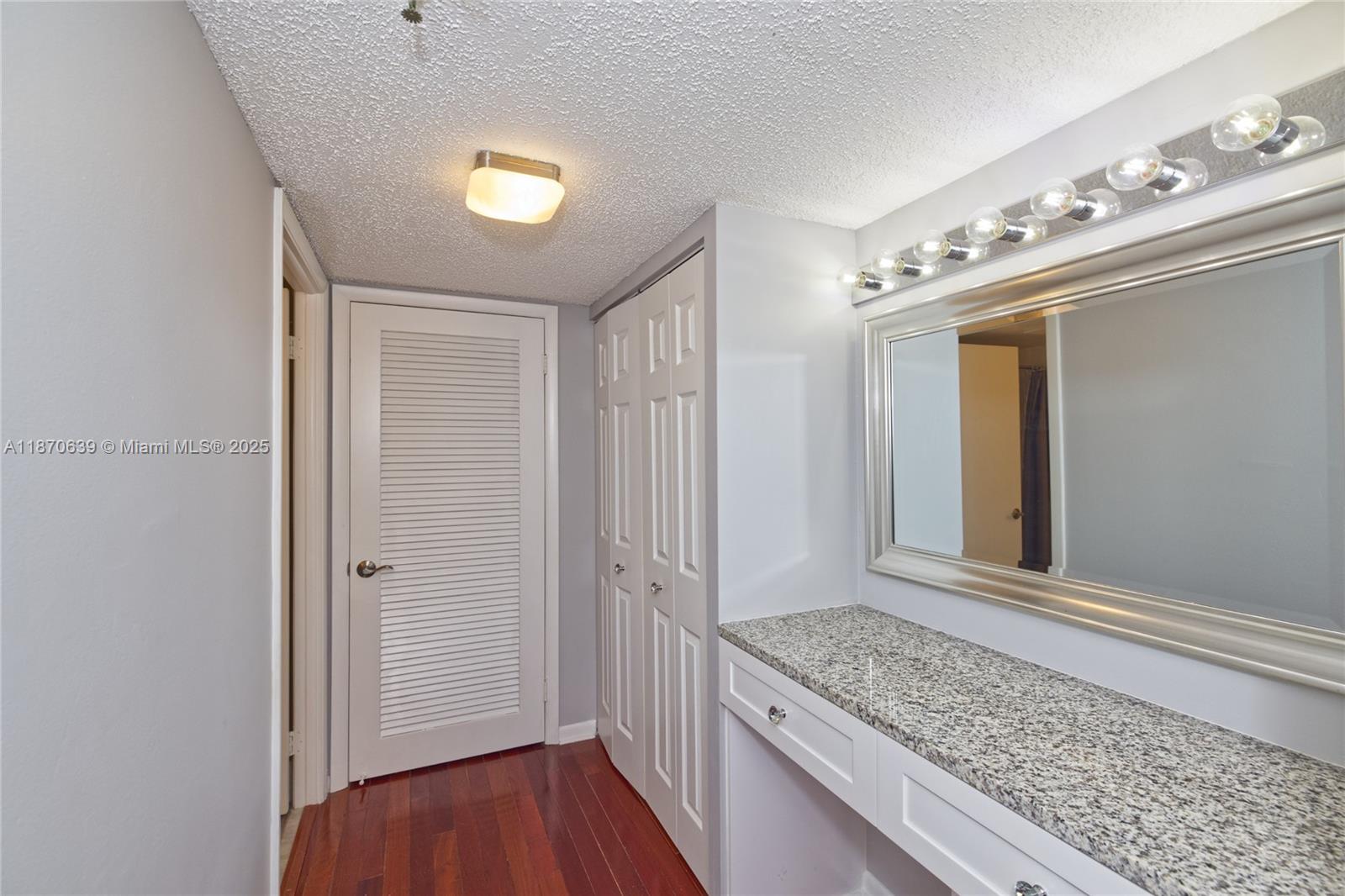 CHANTILLY CONDO - Residential