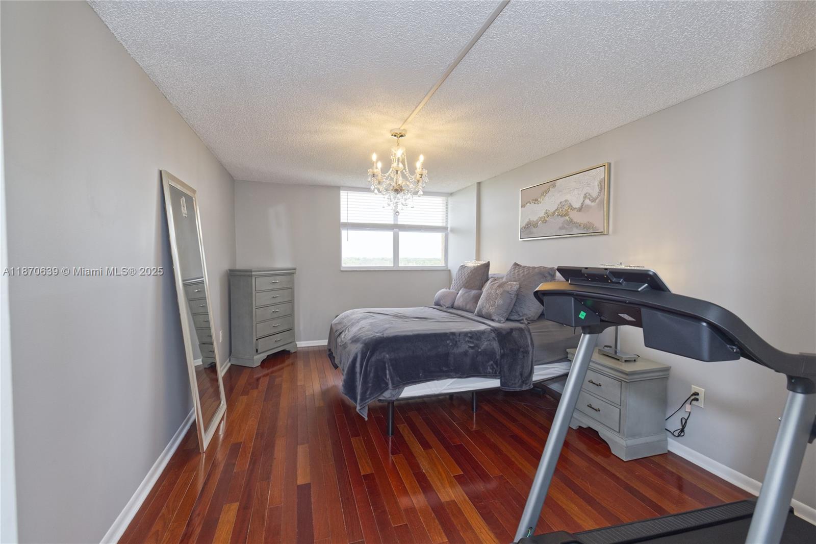 CHANTILLY CONDO - Residential