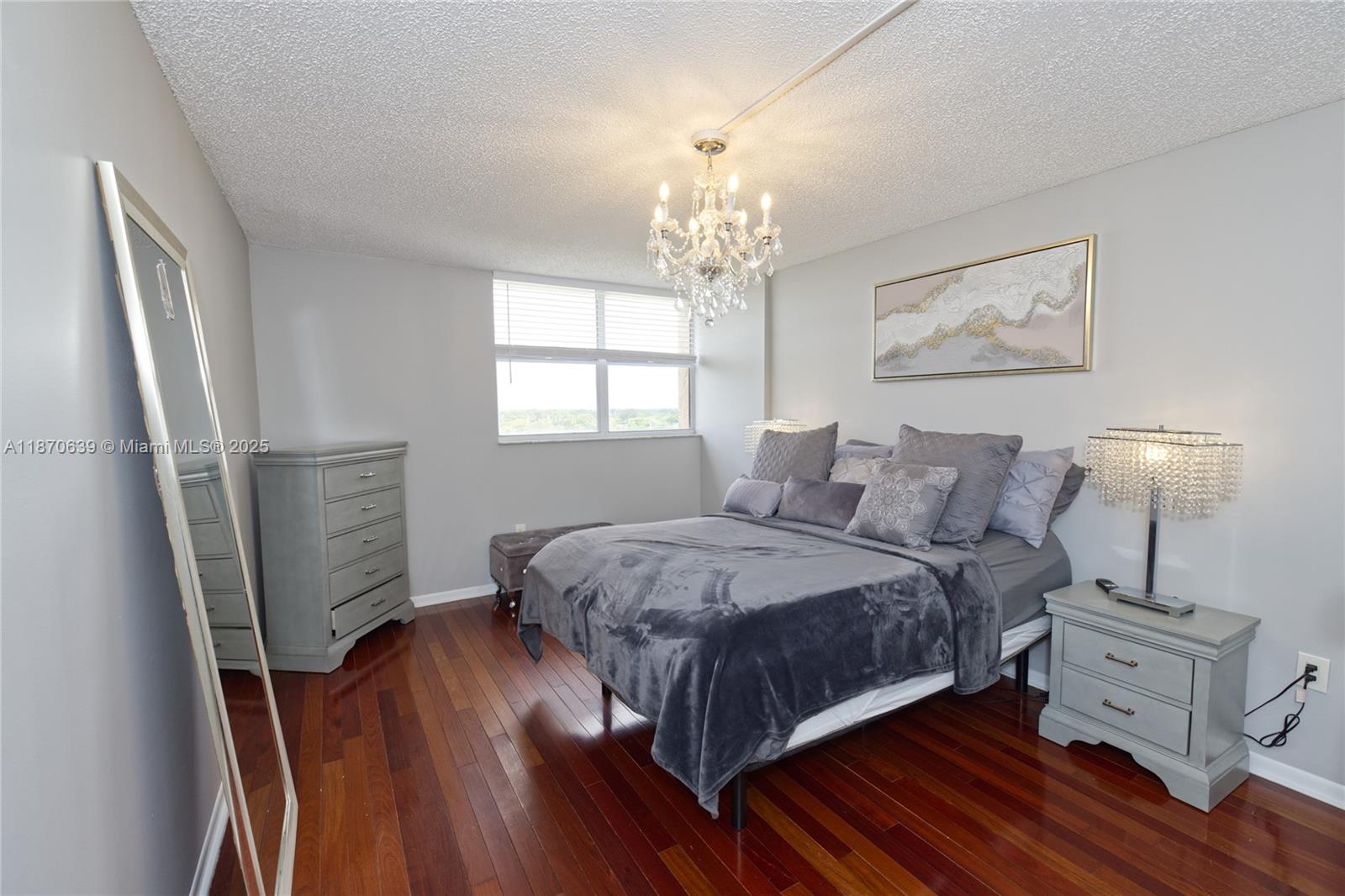 CHANTILLY CONDO - Residential