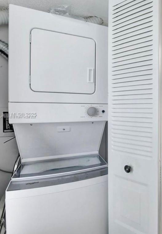 CONDO 8 OF SABAL PALM - Residential Lease